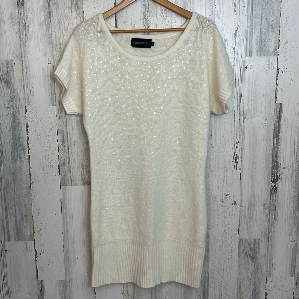 #M79 white long sweater size L YOUNG THREADS large LG